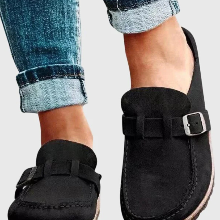 Mallorca – Suede Buckle Comfort Clogs