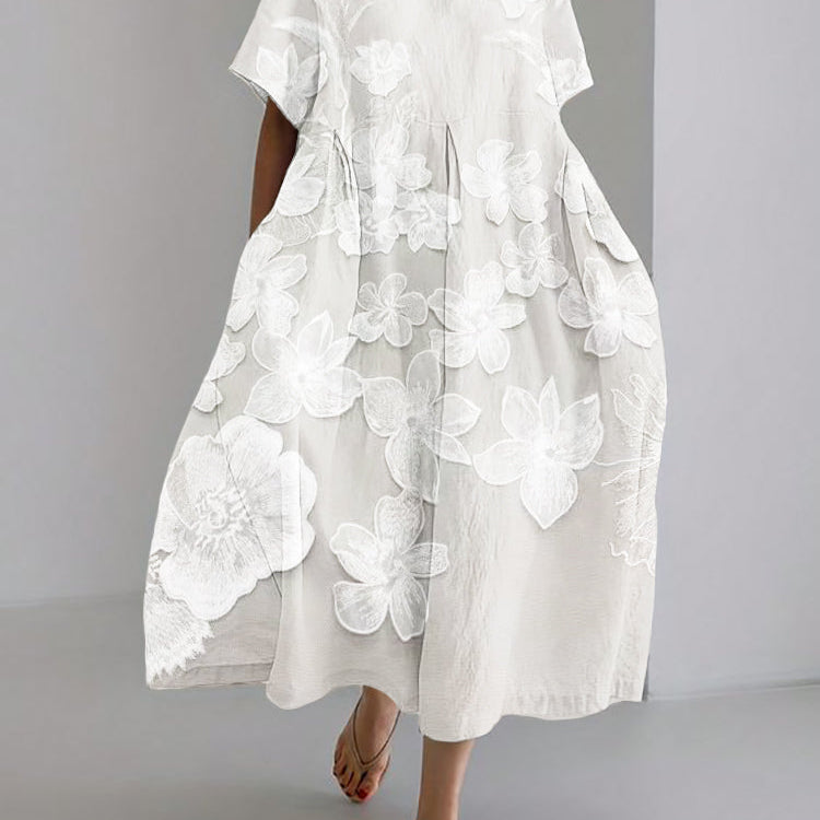 Holly - Chic Floral Dress