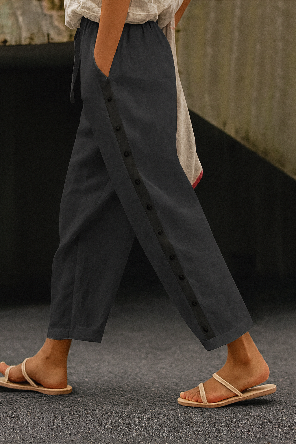 Amari - Classic Button Pants
